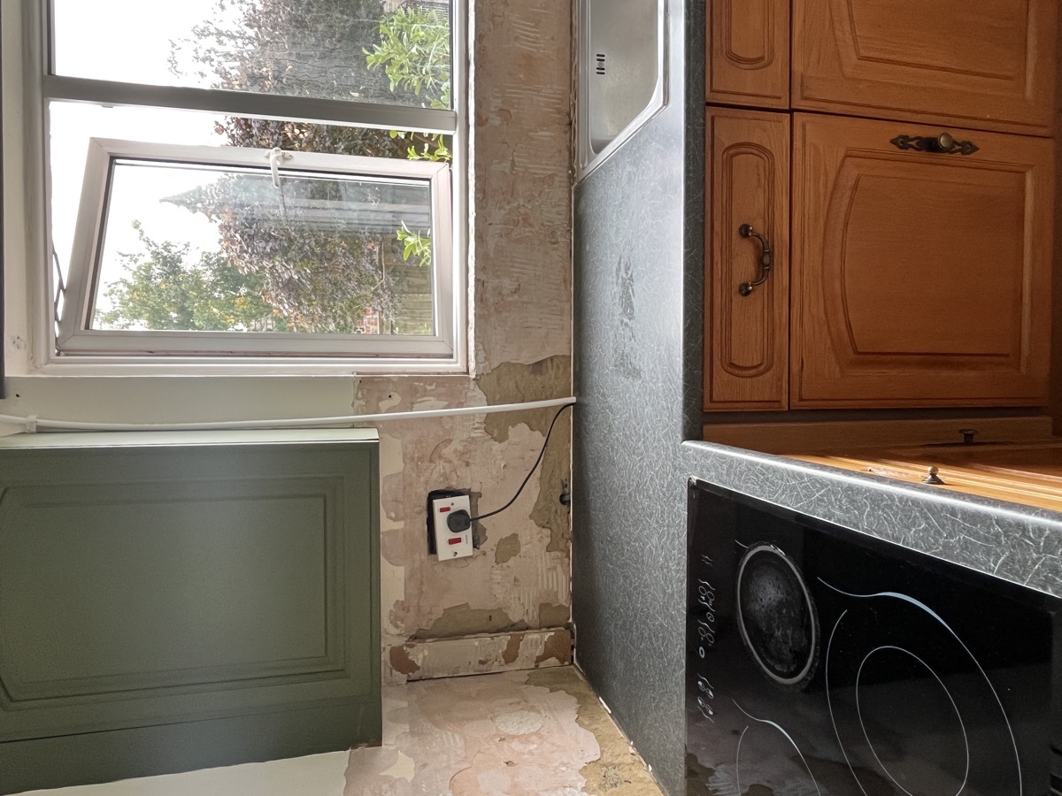 Wall preparation — levelling